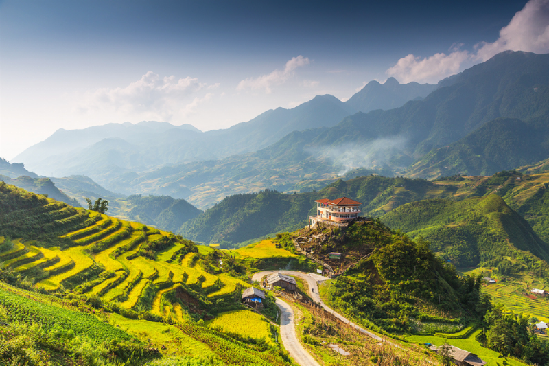 Ruộng bậc thang thung lũng Mường Hoa mùa nước đổ lung linh như tấm gương khổng lồ